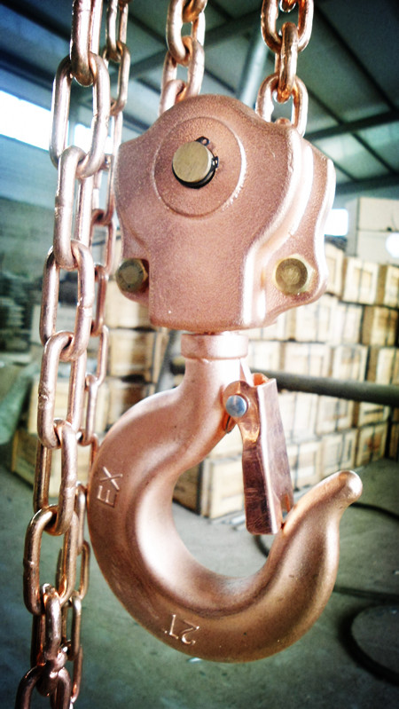 防爆手拉葫蘆起重鏈條特寫/1.5T手拉葫蘆價格（廠家）